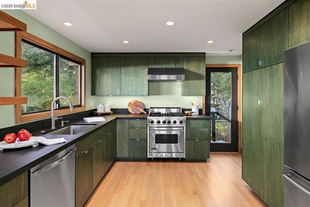 402 Vermont Avenue, Berkeley, CA 94707