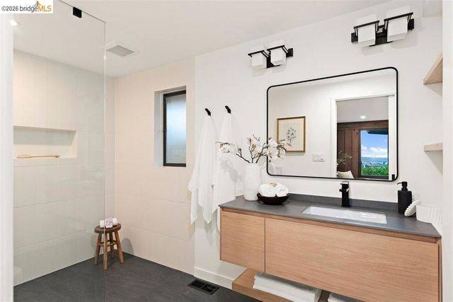 402 Vermont Avenue, Berkeley, CA 94707