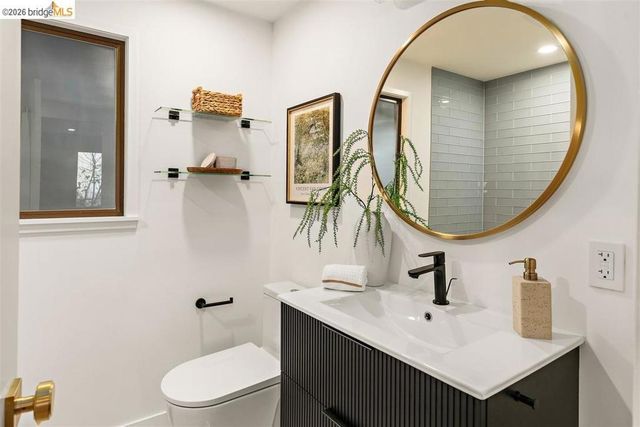 402 Vermont Avenue, Berkeley, CA 94707