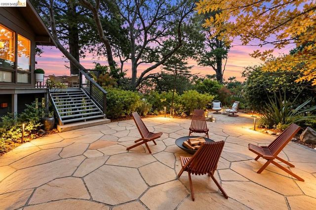 402 Vermont Avenue, Berkeley, CA 94707