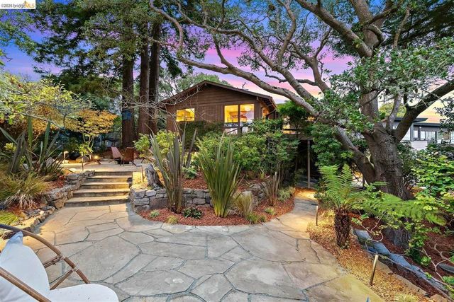 402 Vermont Avenue, Berkeley, CA 94707