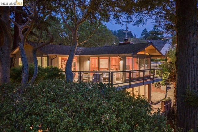 402 Vermont Avenue, Berkeley, CA 94707