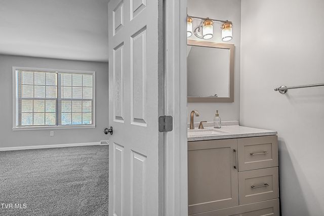 23342-40 Young Drive, Bristol, VA 24202