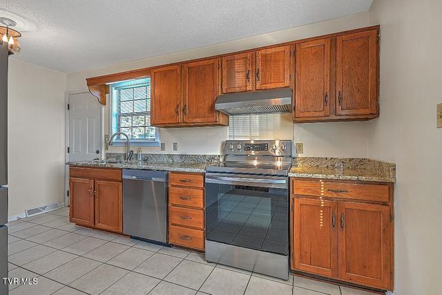 23342-40 Young Drive, Bristol, VA 24202