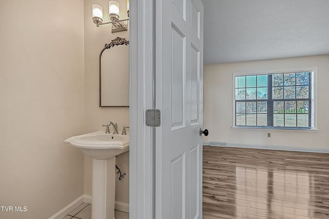 23342-40 Young Drive, Bristol, VA 24202