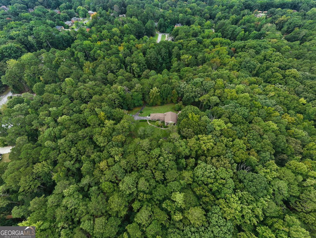 4787 Castlewood Drive SW, Lilburn, GA 30047 — exterior