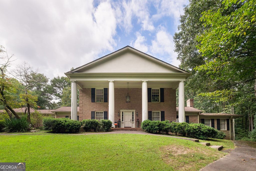4787 Castlewood Drive SW, Lilburn, GA 30047 — photo 2