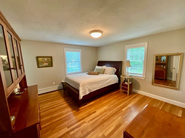 10 Burnap Rd, Sutton, MA 01590