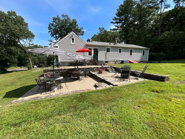 10 Burnap Rd, Sutton, MA 01590