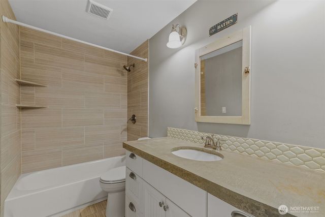 1044 Park Street, Woodland, WA 98674