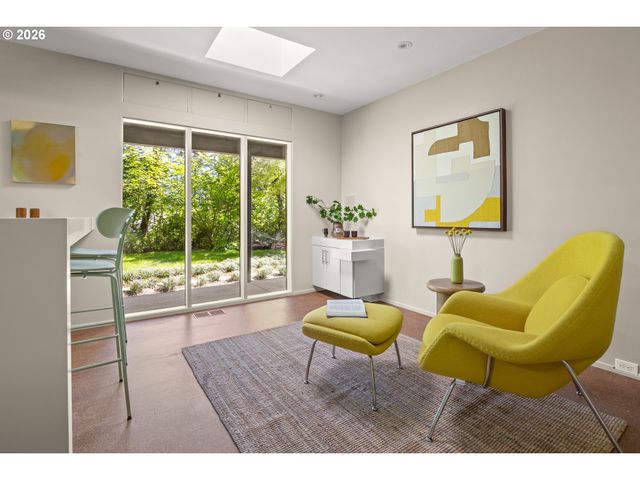 4645 Sw FAIRVIEW Blvd, Portland, OR 97221