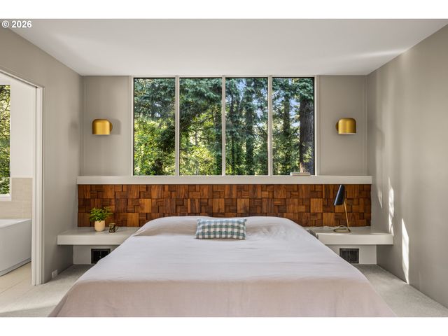 4645 Sw FAIRVIEW Blvd, Portland, OR 97221