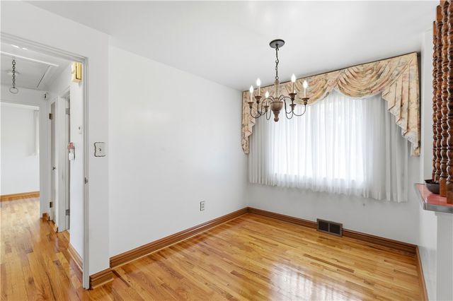 105 Adele Ave, Shaler, PA 15223
