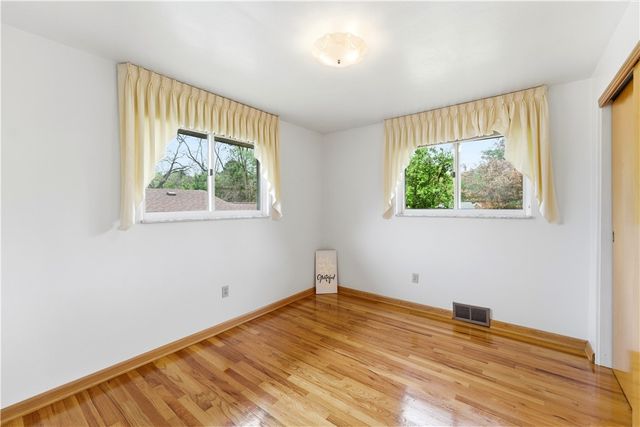 105 Adele Ave, Shaler, PA 15223