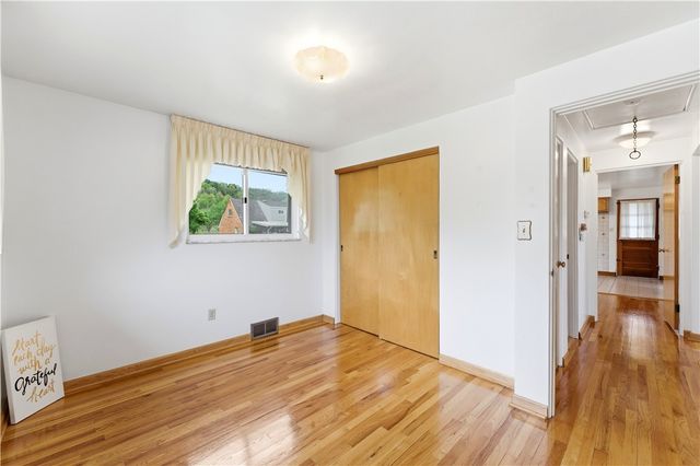 105 Adele Ave, Shaler, PA 15223