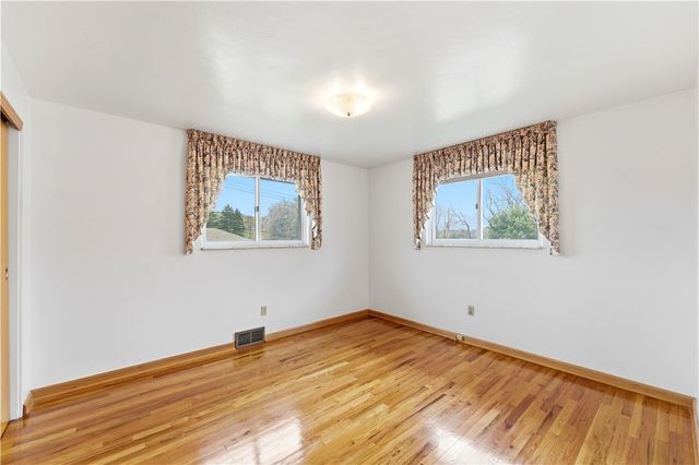 105 Adele Ave, Shaler, PA 15223