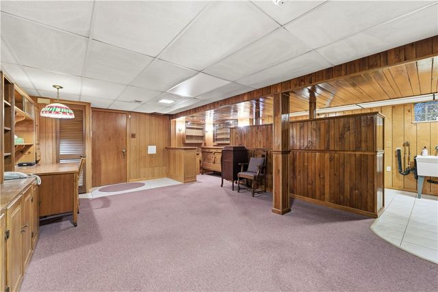 105 Adele Ave, Shaler, PA 15223