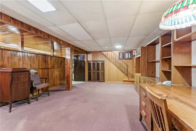 105 Adele Ave, Shaler, PA 15223