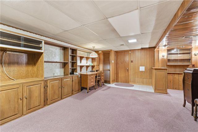 105 Adele Ave, Shaler, PA 15223