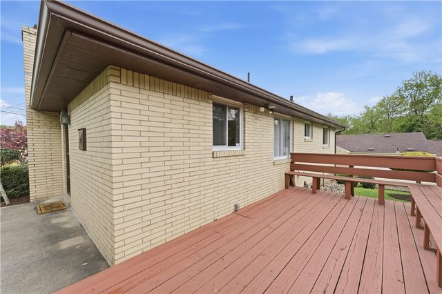 105 Adele Ave, Shaler, PA 15223