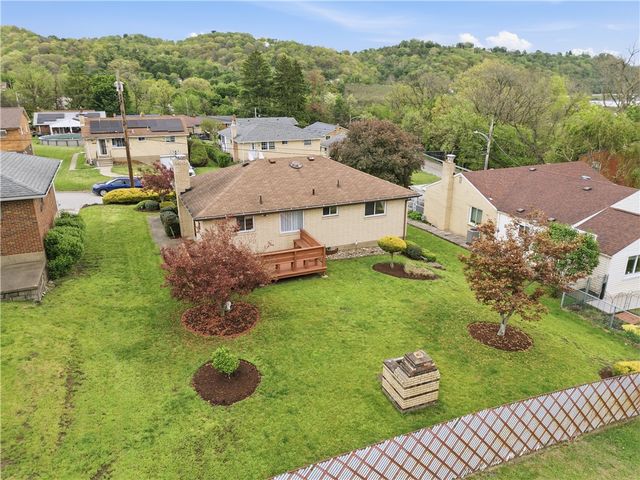 105 Adele Ave, Shaler, PA 15223