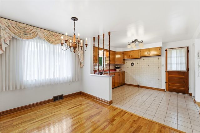 105 Adele Ave, Shaler, PA 15223