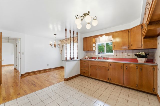 105 Adele Ave, Shaler, PA 15223