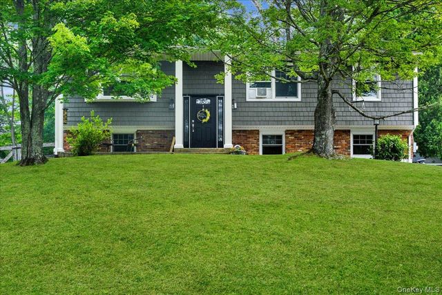 19 Saint Michaels Terrace, Carmel, NY 10512