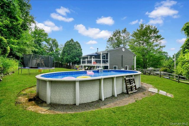 19 Saint Michaels Terrace, Carmel, NY 10512