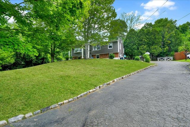 19 Saint Michaels Terrace, Carmel, NY 10512