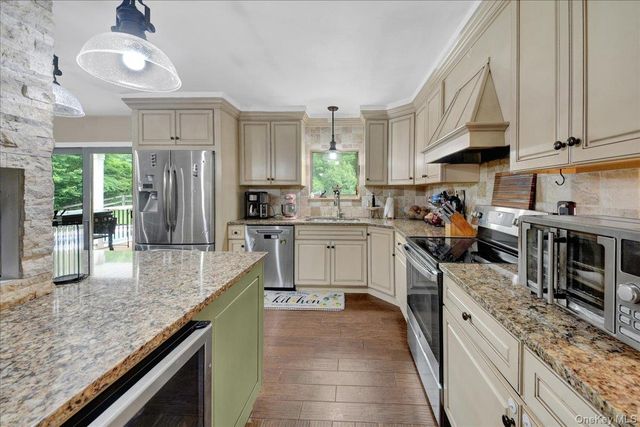 19 Saint Michaels Terrace, Carmel, NY 10512
