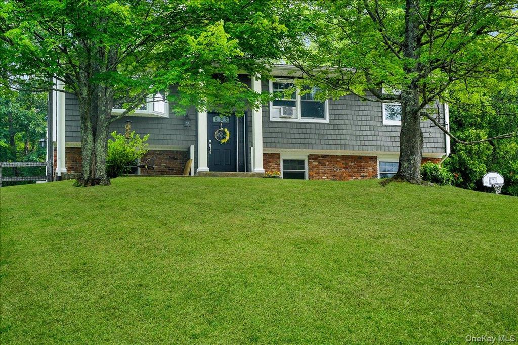 19 Saint Michaels Terrace, Carmel, NY 10512