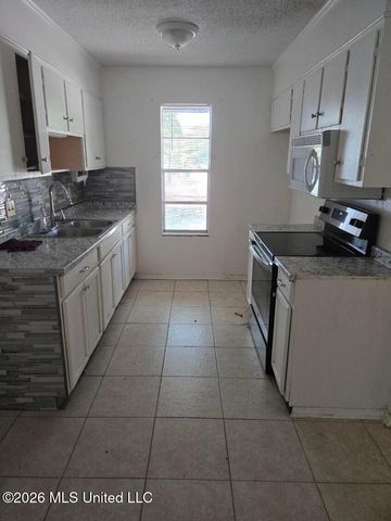 916 E Birch Drive, Gulfport, MS 39503