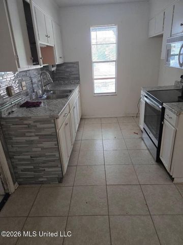 916 E Birch Drive, Gulfport, MS 39503