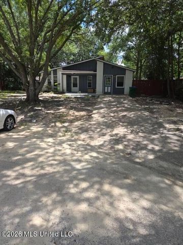 916 E Birch Drive, Gulfport, MS 39503