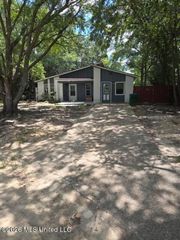 916 E Birch Drive, Gulfport, MS 39503