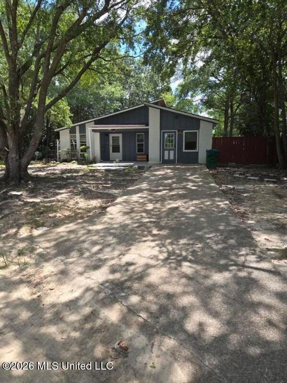 916 E Birch Drive, Gulfport, MS 39503