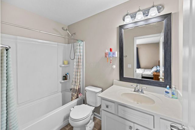 305 Laurel Creek Street, Pickerington, OH 43147