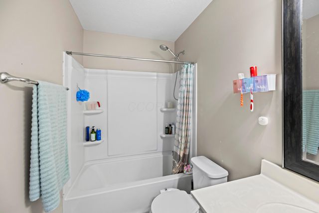 305 Laurel Creek Street, Pickerington, OH 43147