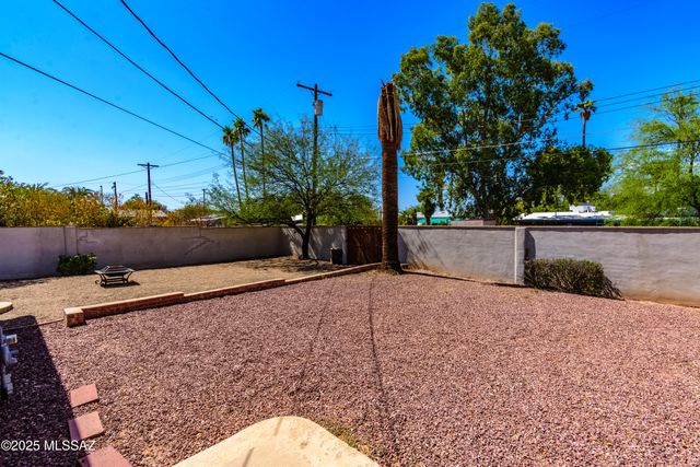 5225 E 5th Street, Tucson, AZ 85711