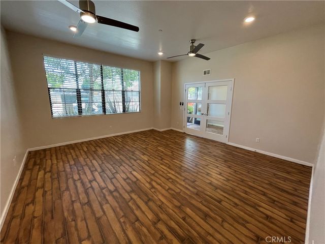 501 W Maple Avenue, Orange, CA 92868