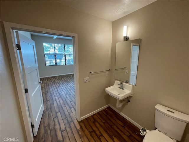 501 W Maple Avenue, Orange, CA 92868