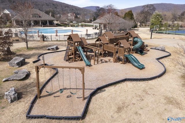 4 Notting Hill Place SE, Gurley, AL 35748