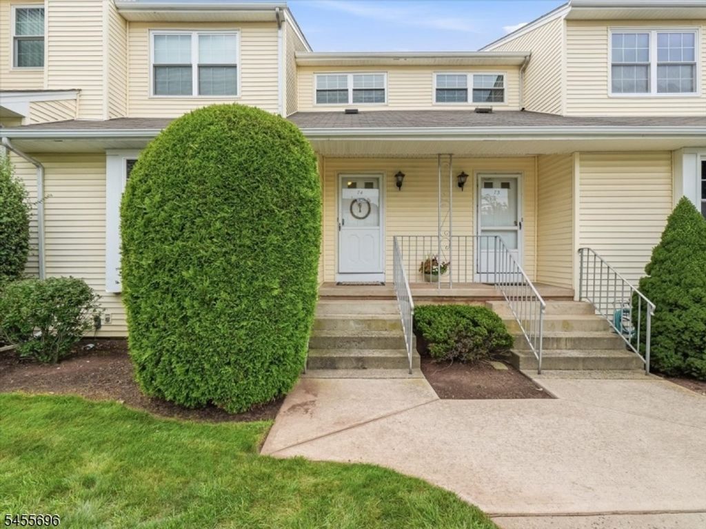74 Freemont Ct, Franklin Twp., NJ 08873 — exterior