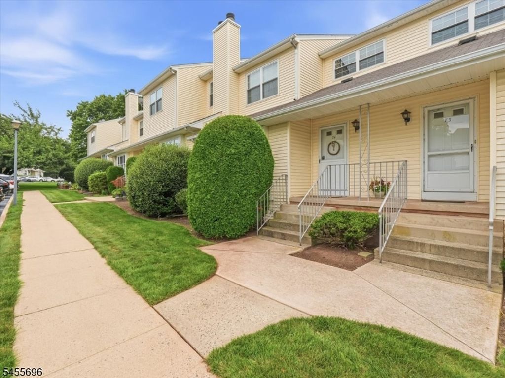 74 Freemont Ct, Franklin Twp., NJ 08873 — photo 2