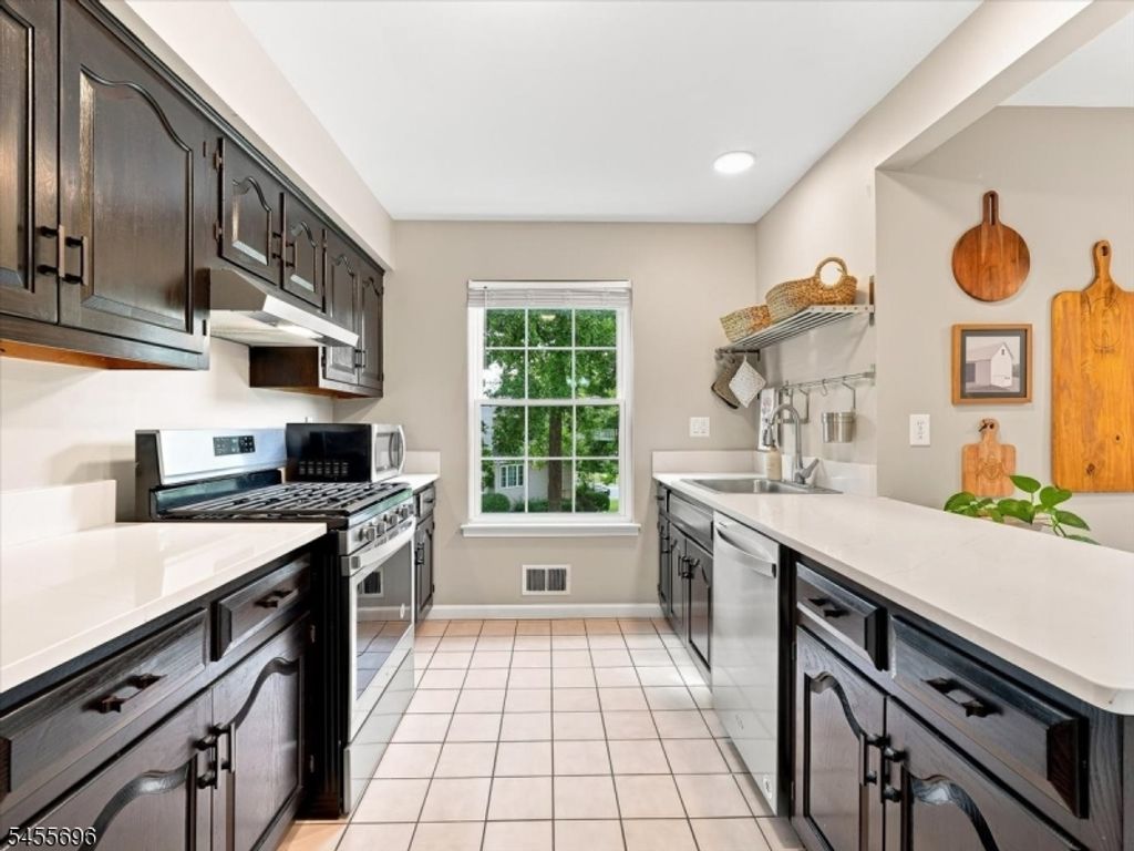 74 Freemont Ct, Franklin Twp., NJ 08873 — photo 4