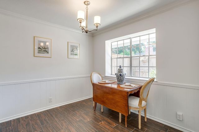 1147 Roaring Springs Road, Fort Worth, TX 76114