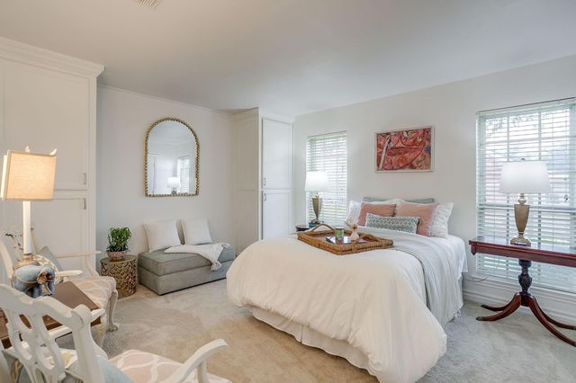 1147 Roaring Springs Road, Fort Worth, TX 76114