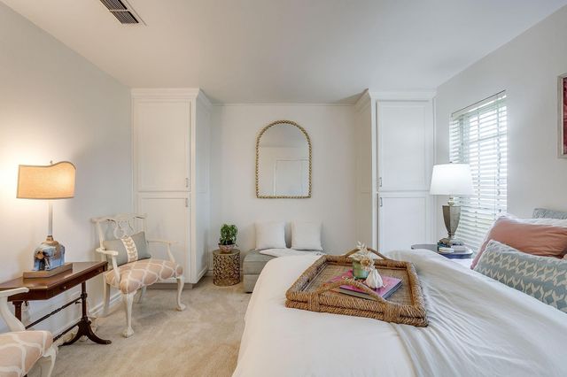 1147 Roaring Springs Road, Fort Worth, TX 76114