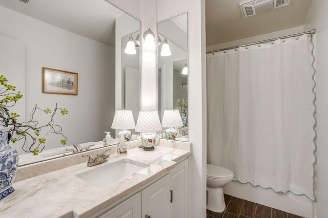 1147 Roaring Springs Road, Fort Worth, TX 76114